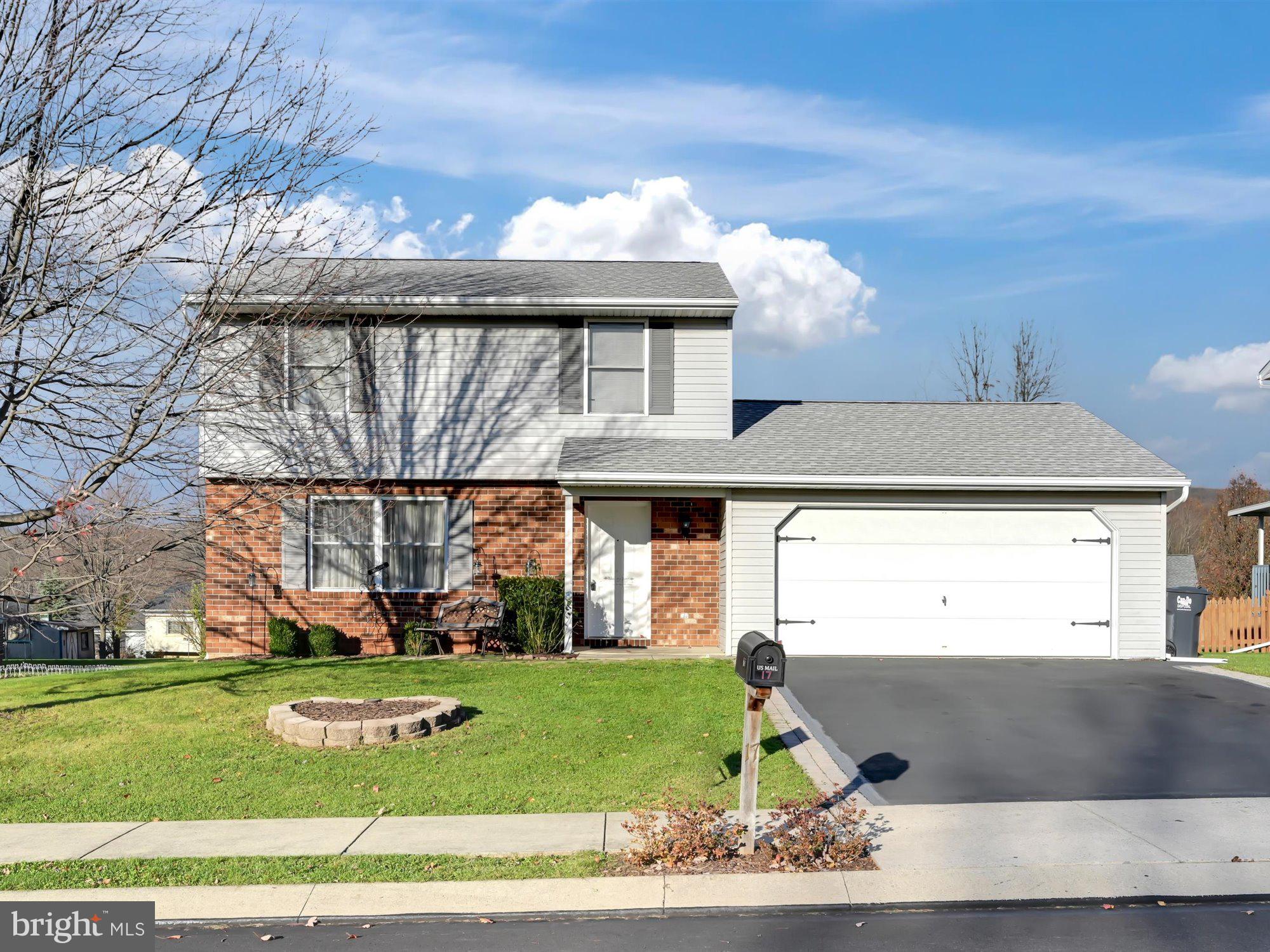 17 Cowpath Denver, PA 17517 - Photo 1 of 26 Gallery Image 1
