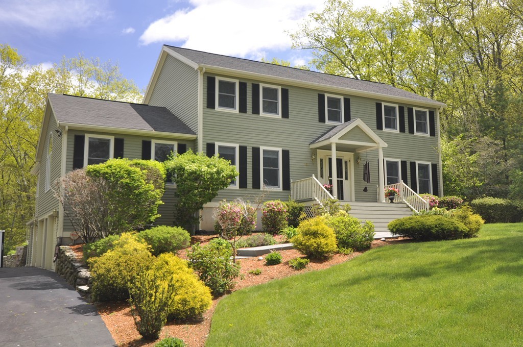 13 Erin Way Middleton, MA 01949 - Photo 1 of 30 Gallery Image 1