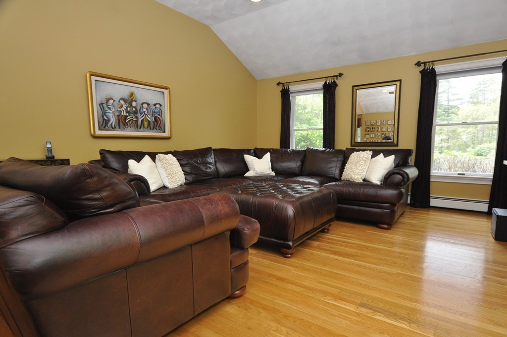 13 Erin Way Middleton, MA 01949 - Photo 11 of 30 Gallery Image 11