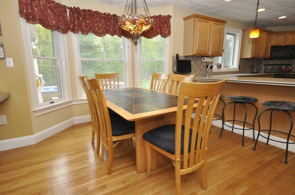 13 Erin Way Middleton, MA 01949 - Photo 8 of 30 Gallery Image 8