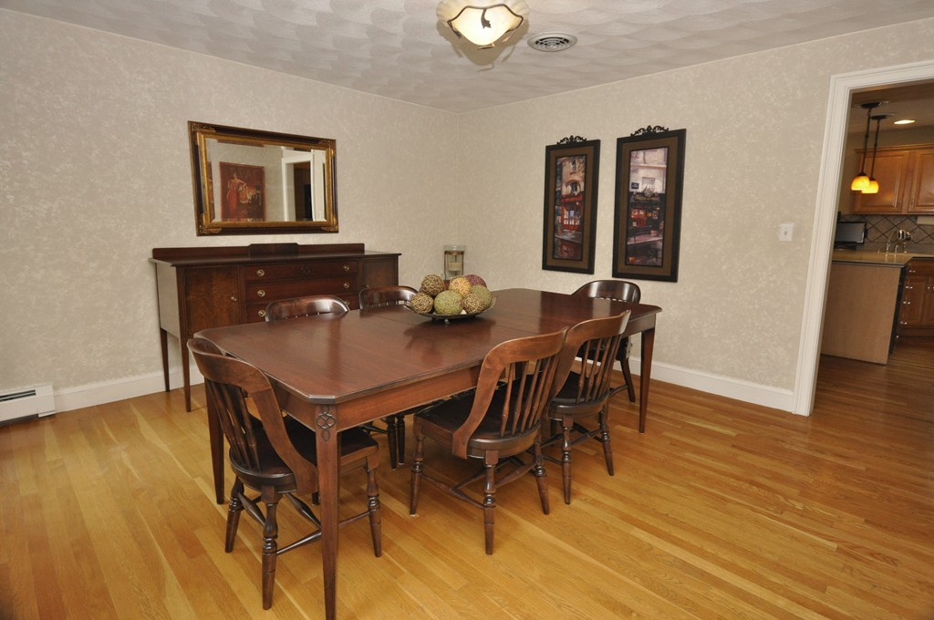 13 Erin Way Middleton, MA 01949 - Photo 10 of 30 Gallery Image 10