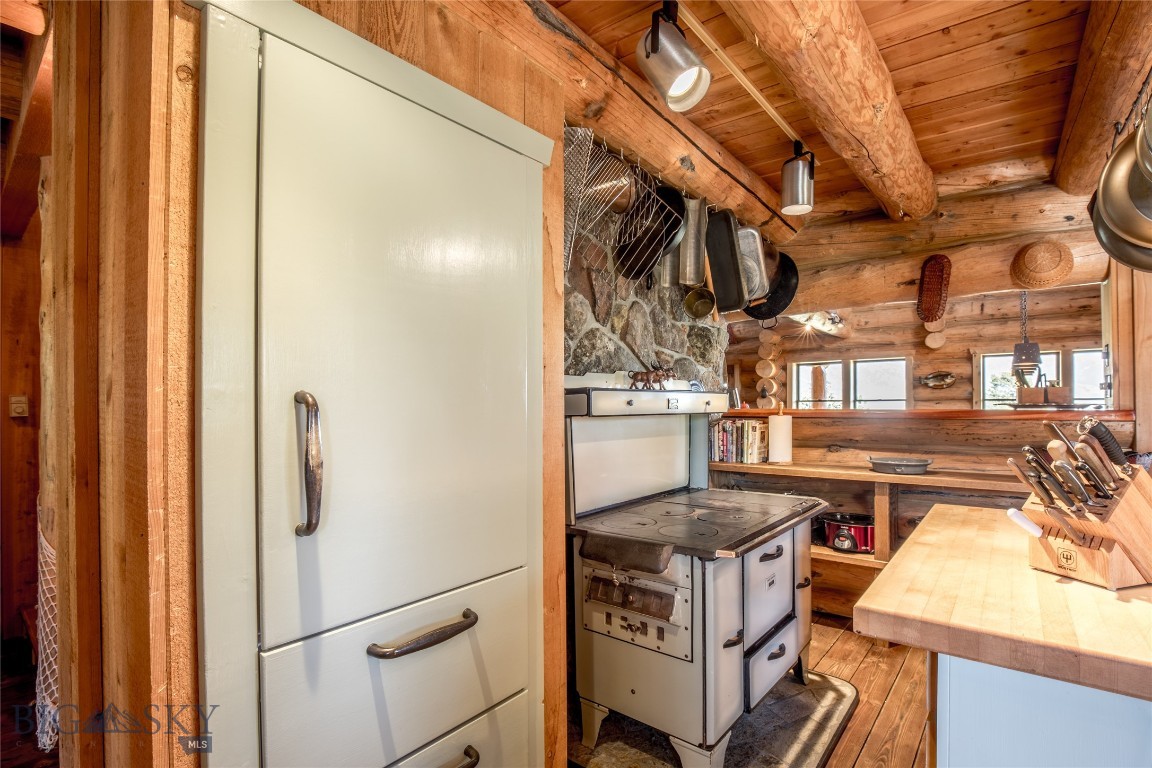 376 Sundance Bench Road Cameron, MT 59720 - Photo 18 of 80 Gallery Image 18
