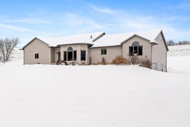$510,000 | W20744 Hammer Lane, Gale, WI 54630