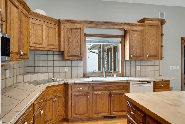 $510,000 | W20744 Hammer Lane, Gale, WI 54630