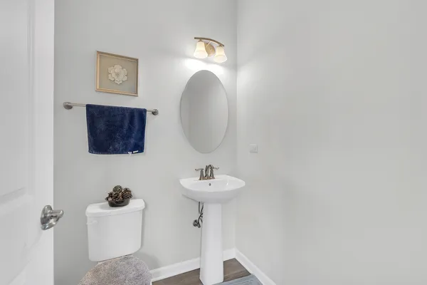 $3,750 | 780 Weller Drive, Des Plaines, IL 60016