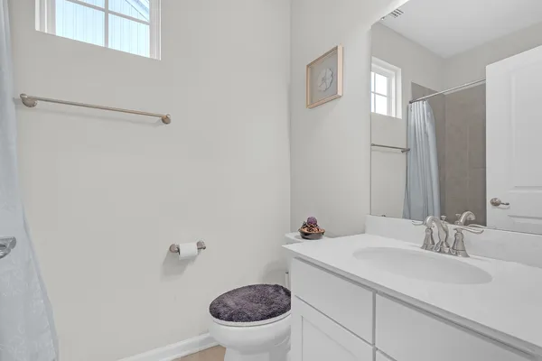 $3,750 | 780 Weller Drive, Des Plaines, IL 60016