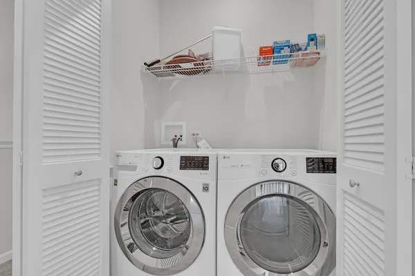 $3,750 | 780 Weller Drive, Des Plaines, IL 60016