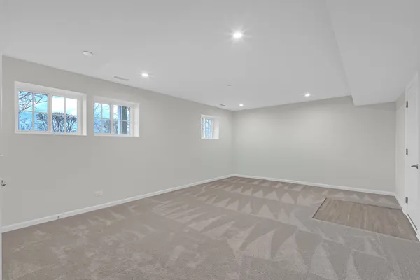 $3,750 | 780 Weller Drive, Des Plaines, IL 60016