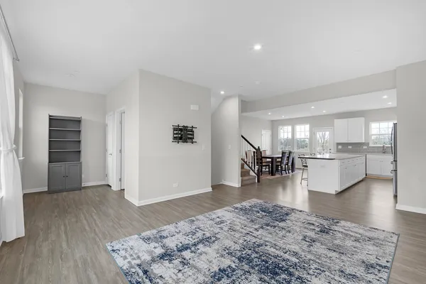 $3,750 | 780 Weller Drive, Des Plaines, IL 60016