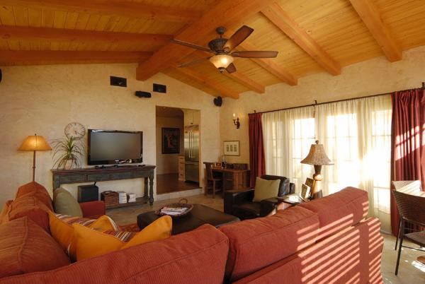 2295 Las Tunas Road Santa Barbara, CA 93103 - Photo 5 of 9 Family/Media Room