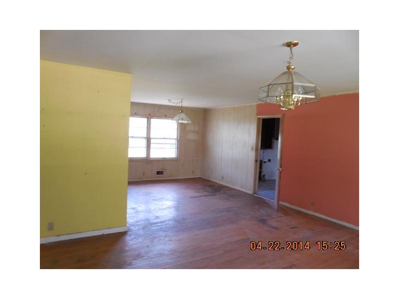 2829 Cardigan Road Indianapolis, IN 46268 - Photo 3 of 16 Gallery Image 3