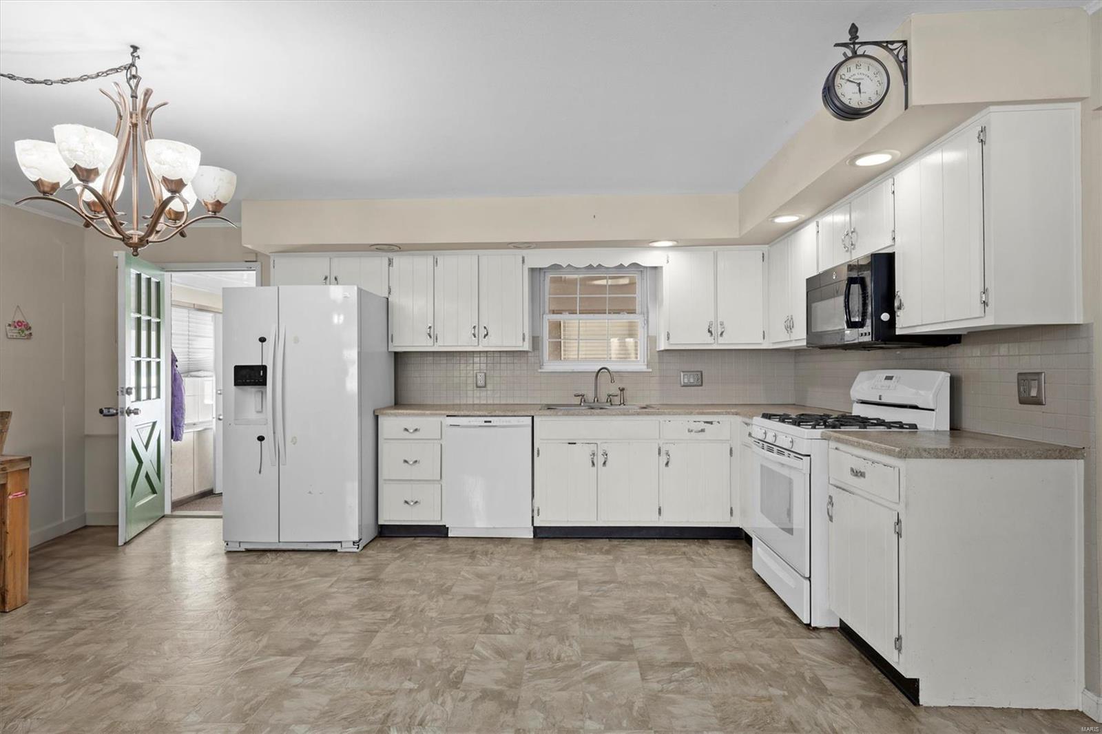 6229 Old St Louis Road Belleville, IL 62223 - Photo 8 of 29 Gallery Image 8