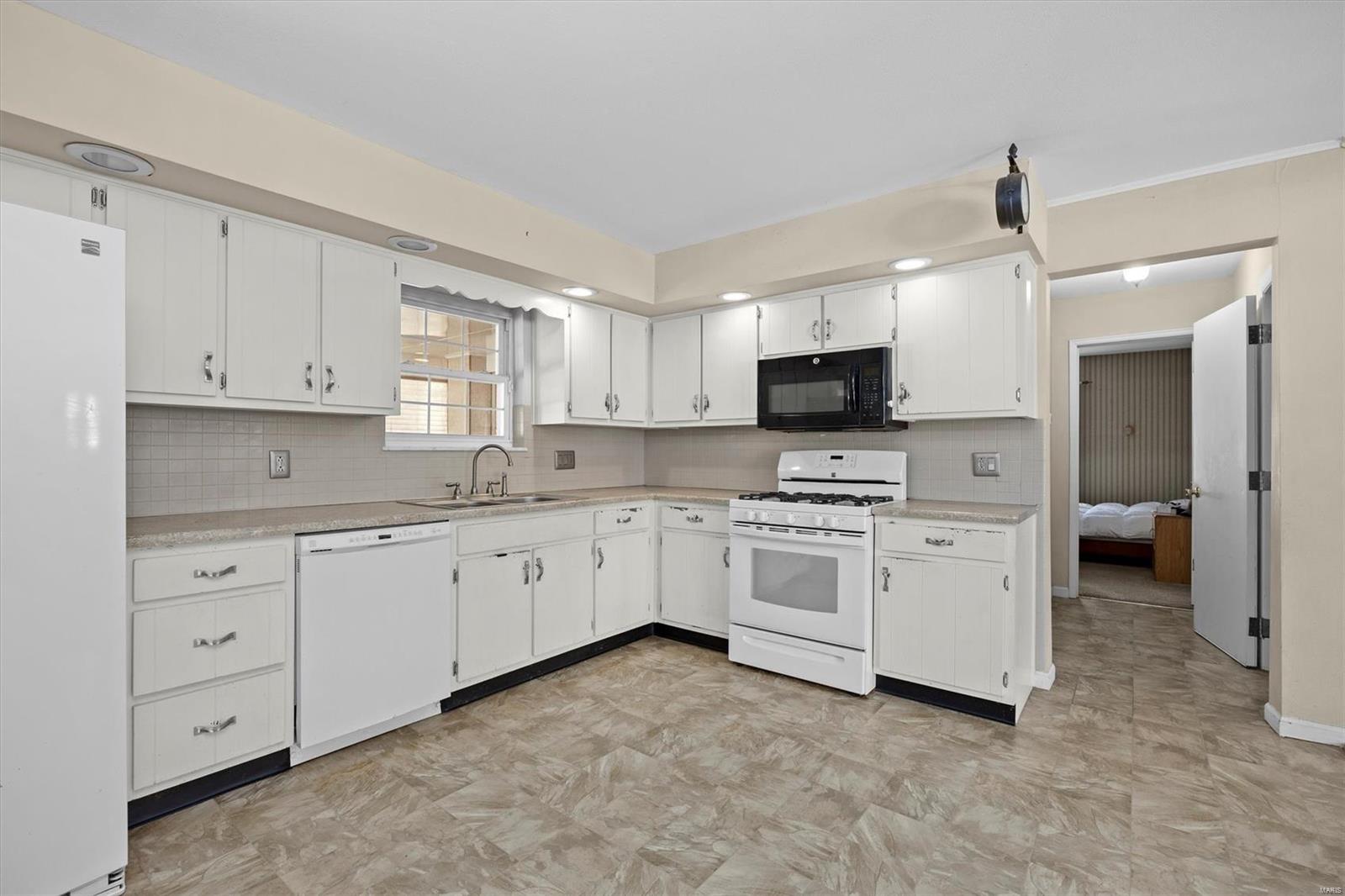 6229 Old St Louis Road Belleville, IL 62223 - Photo 9 of 29 Gallery Image 9