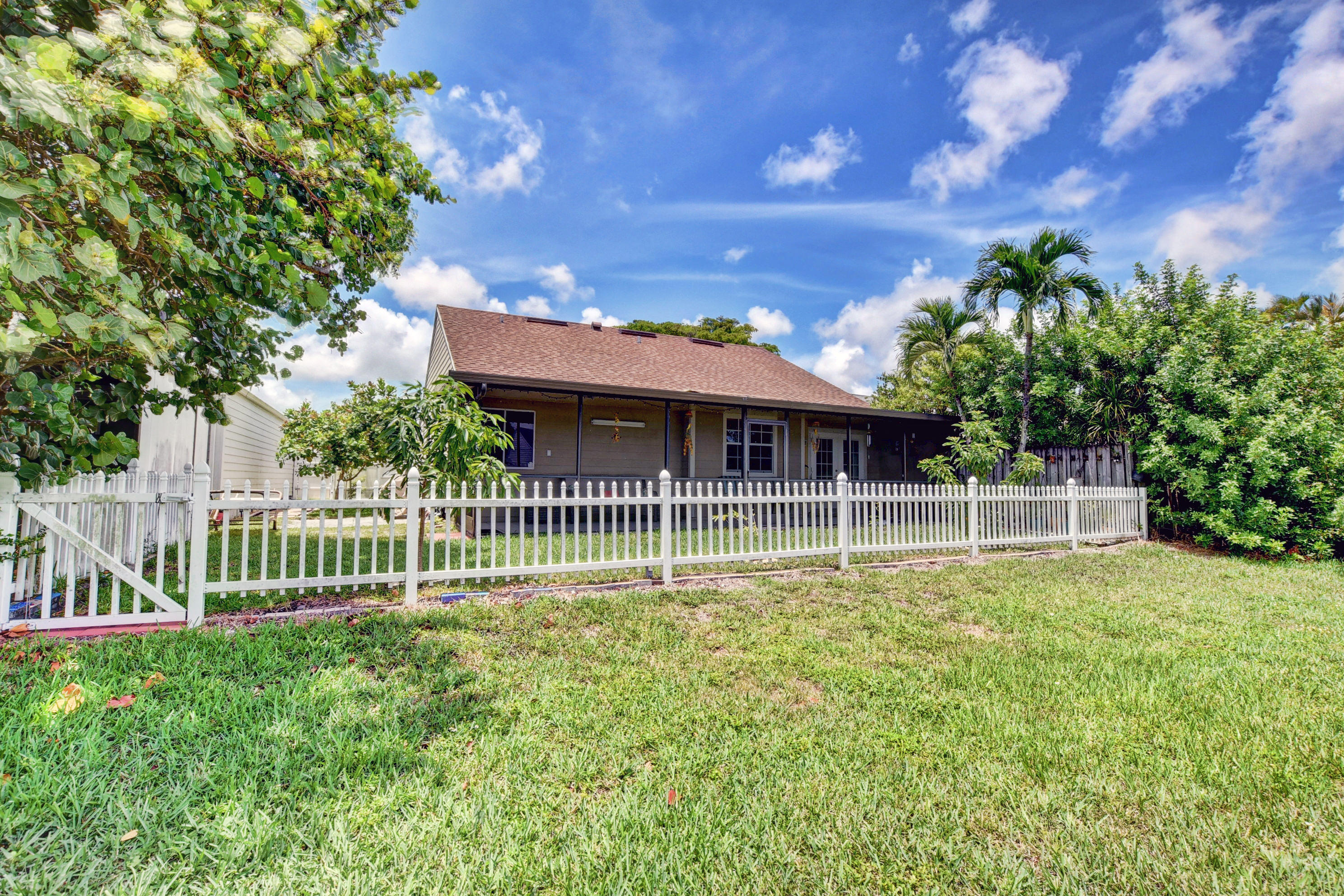 8478 Dynasty Drive Boca Raton, FL 33433 - Photo 30 of 42 41_dsc_9311_2_3_4_5