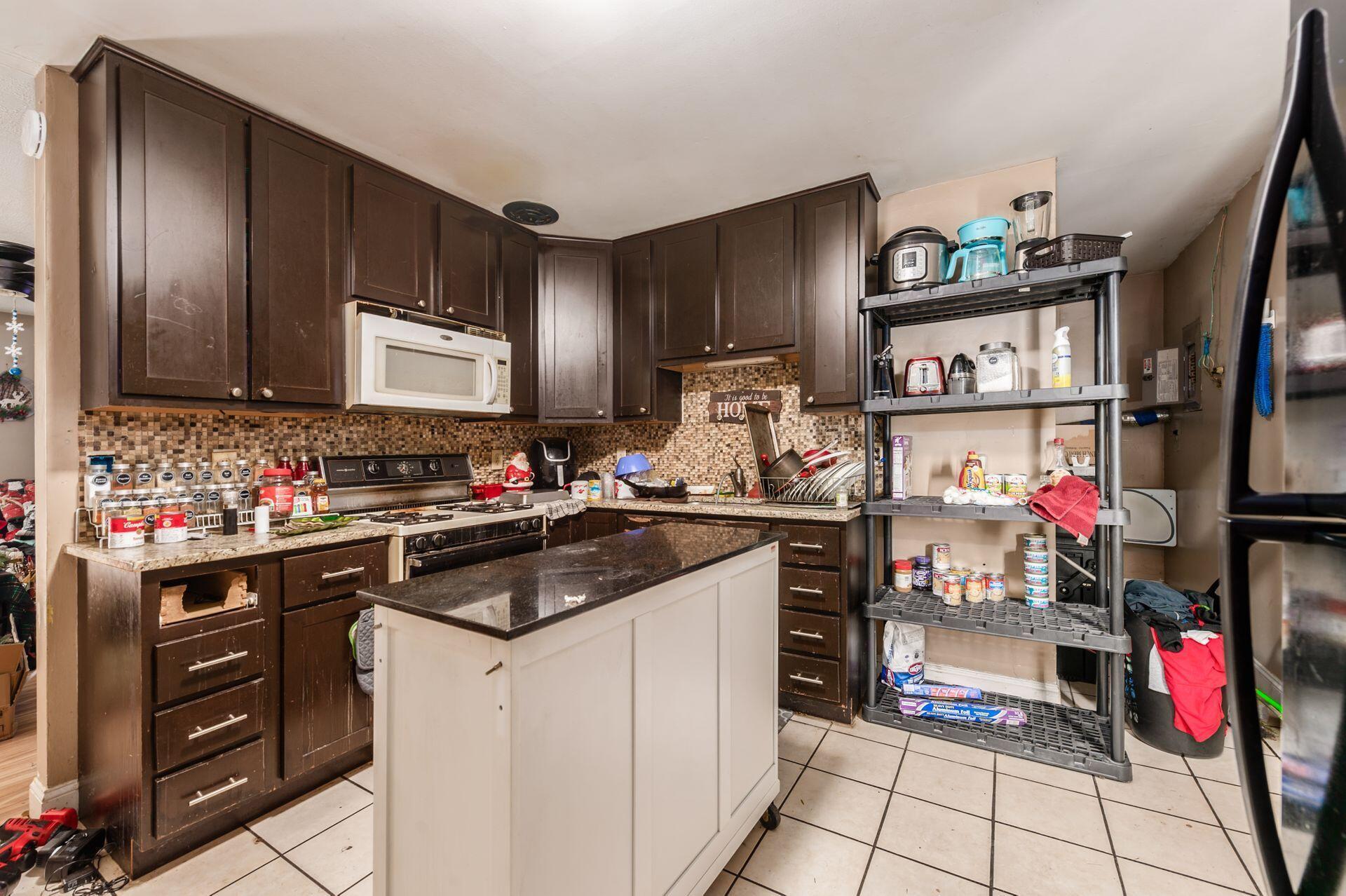 957 Bruckner Road Columbus, OH 43207 - Photo 5 of 11 010_c50_W 957 Bruckner Rd-043