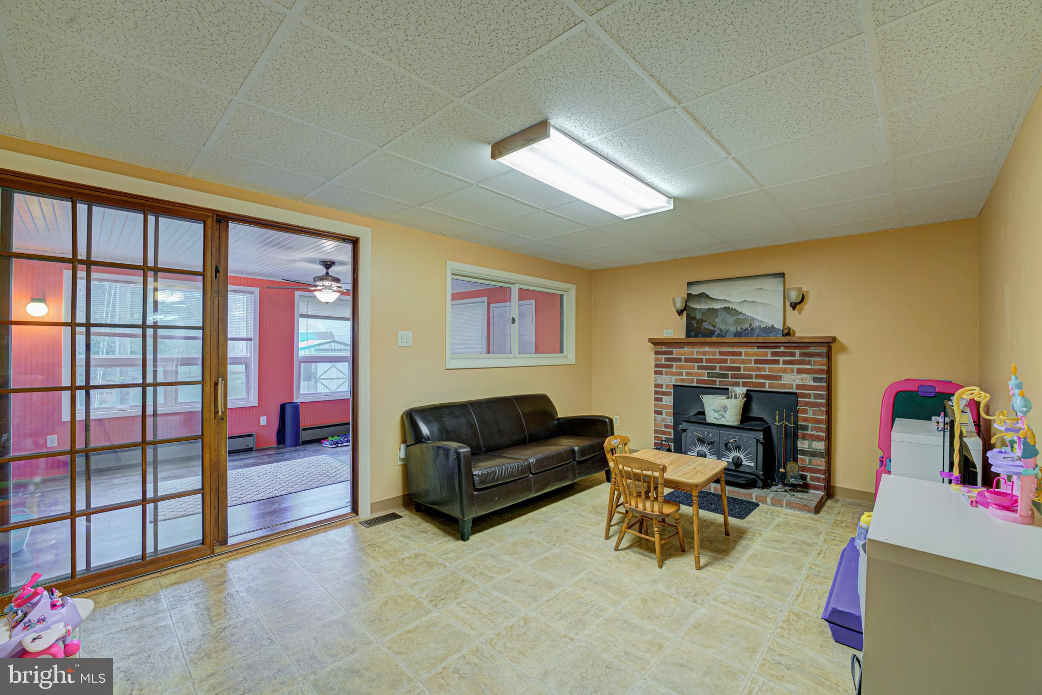 102 McCann Road Newark, DE 19711 - Photo 14 of 38 Family room