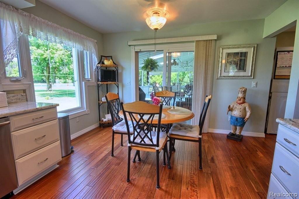 23601 Chapman Road Macomb, MI 48042 - Photo 8 of 25 Breakfast Nook.jpg