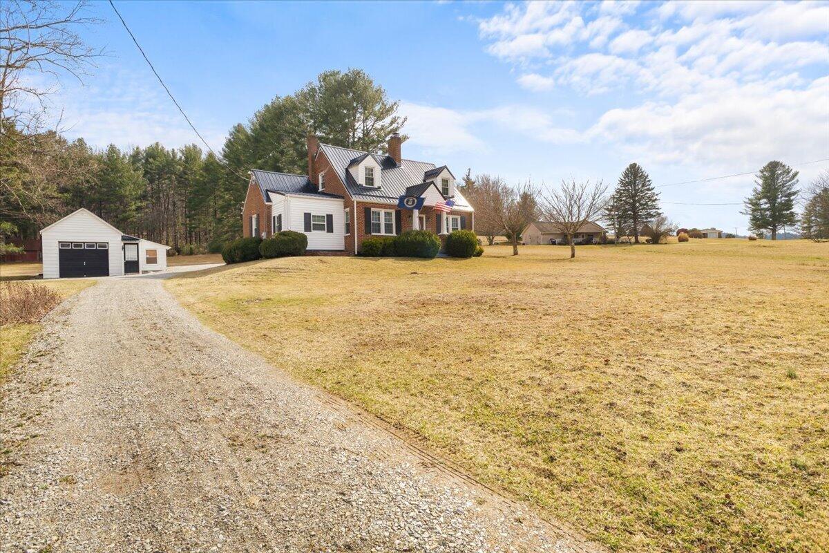 10664 Bent Mountain Road Bent Mountain, VA 24059 - Photo 1 of 30 02-10664 Bent Mountain Rd 02
