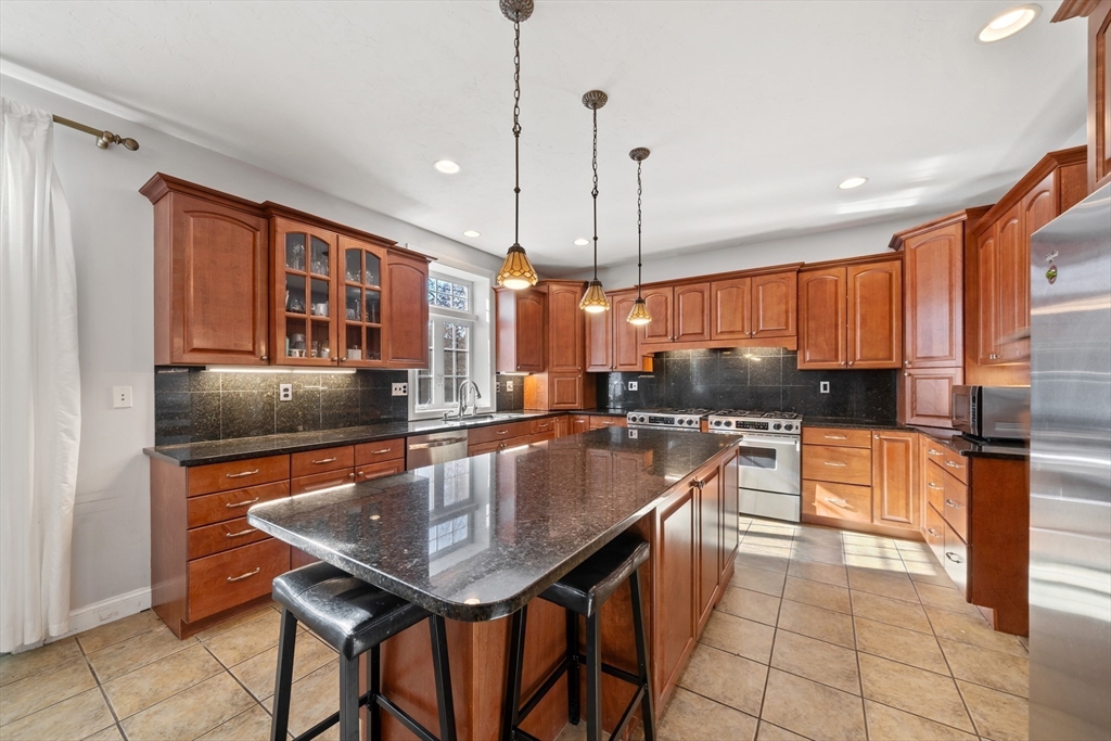 2300 Bay Road Stoughton, MA 02072 - Photo 9 of 41 Gallery Image 9