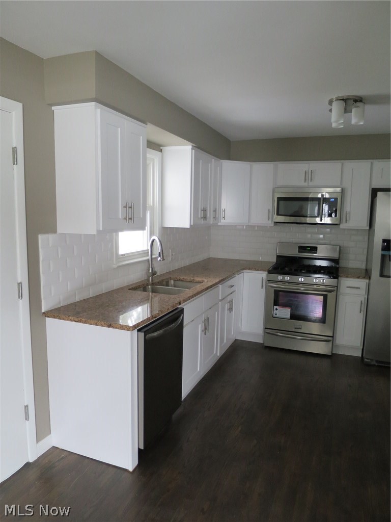 6299 Eastondale Road Cleveland, OH 44124 - Photo 4 of 25