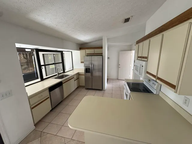 $2,400 | 2482 Southeast Caligula Avenue, Port St. Lucie, FL 34952