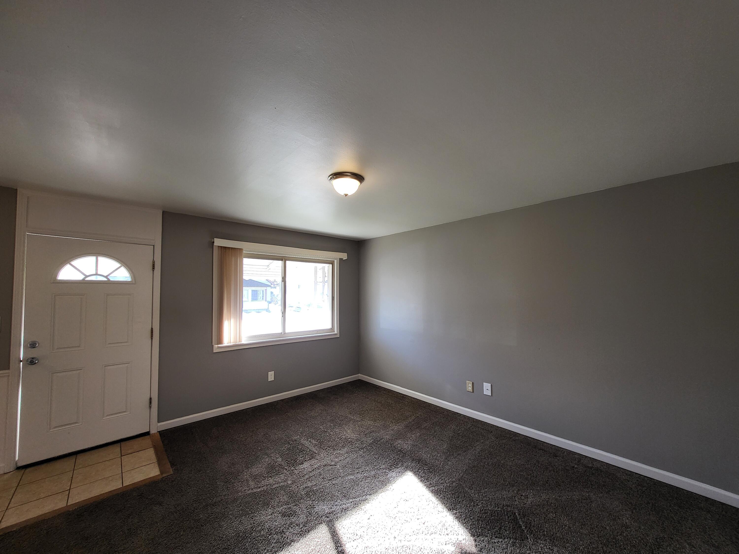21813 Rosedale Street St. Clair Shores, MI 48080 - Photo 2 of 13 20251113_143545