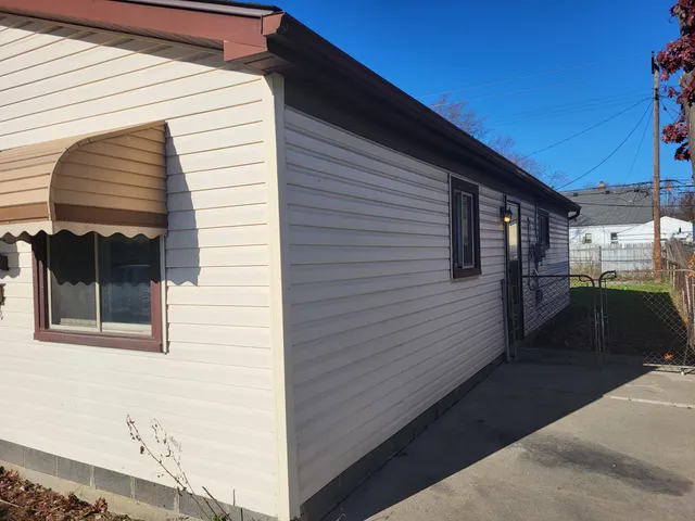 $150,000 | 21813 Rosedale Street, St. Clair Shores, MI 48080