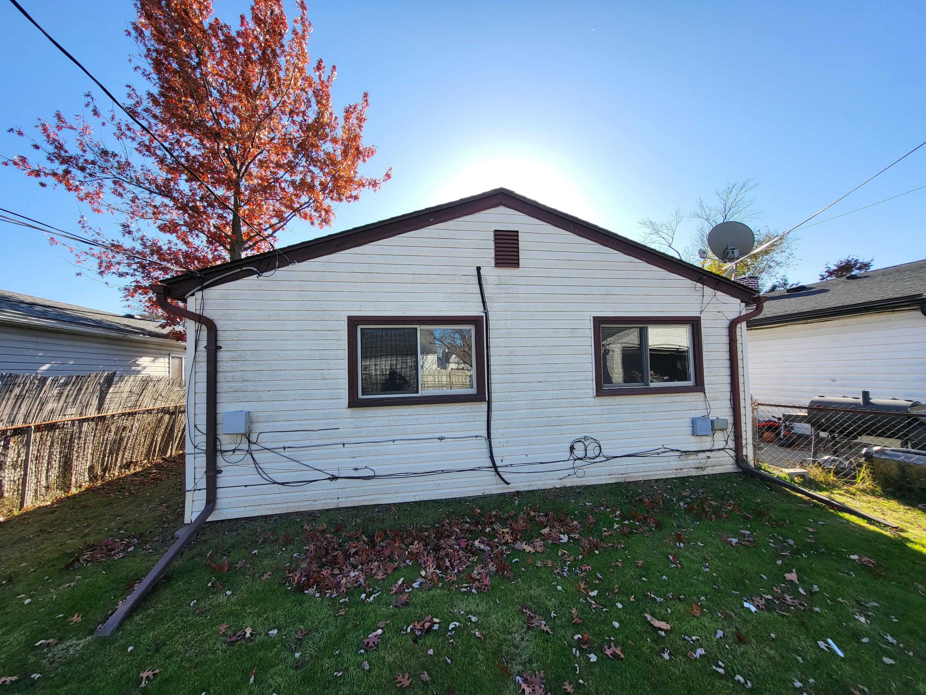 21813 Rosedale Street St. Clair Shores, MI 48080 - Photo 8 of 13 20251113_143448