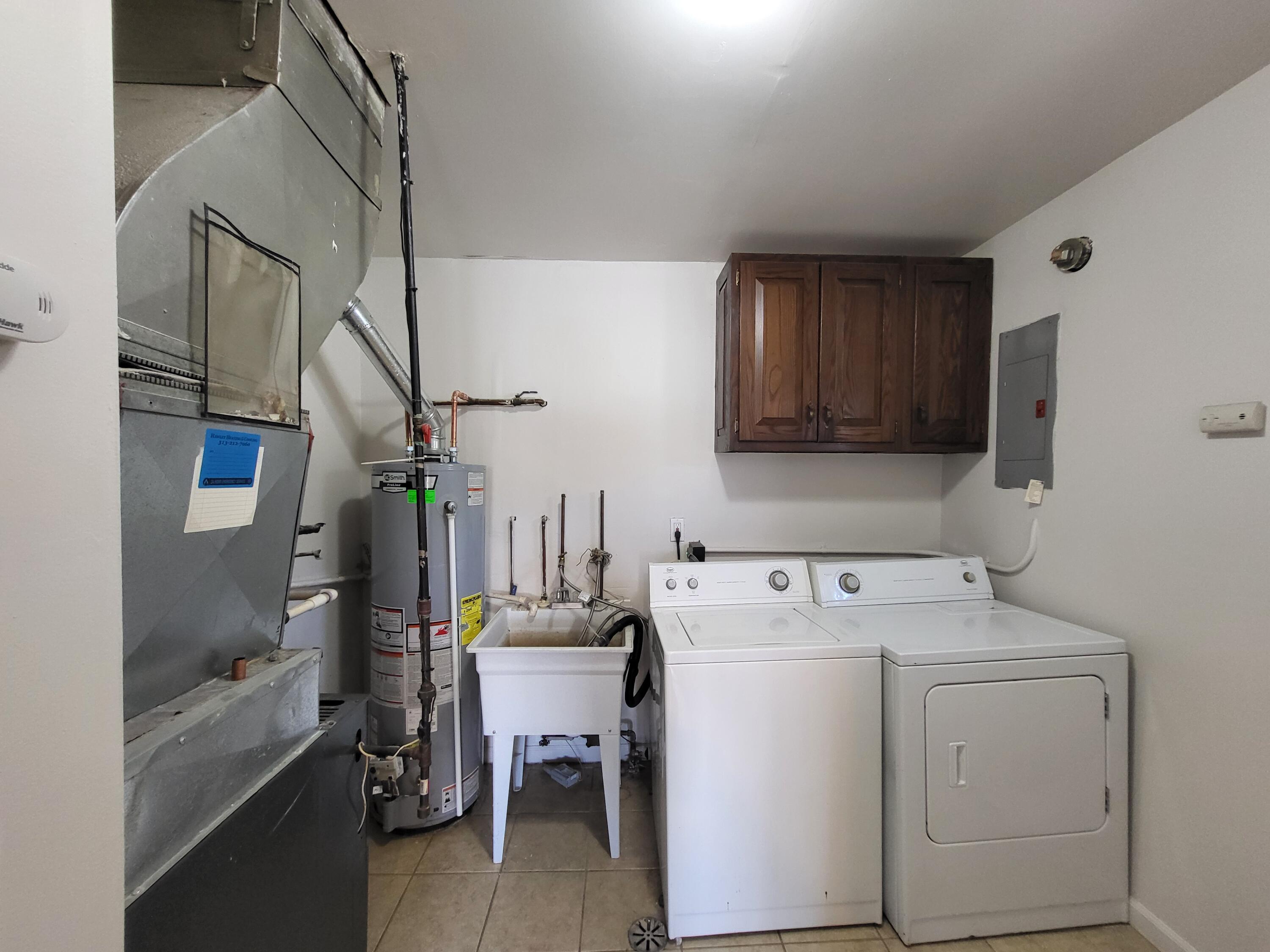 21813 Rosedale Street St. Clair Shores, MI 48080 - Photo 10 of 13 20251113_143620