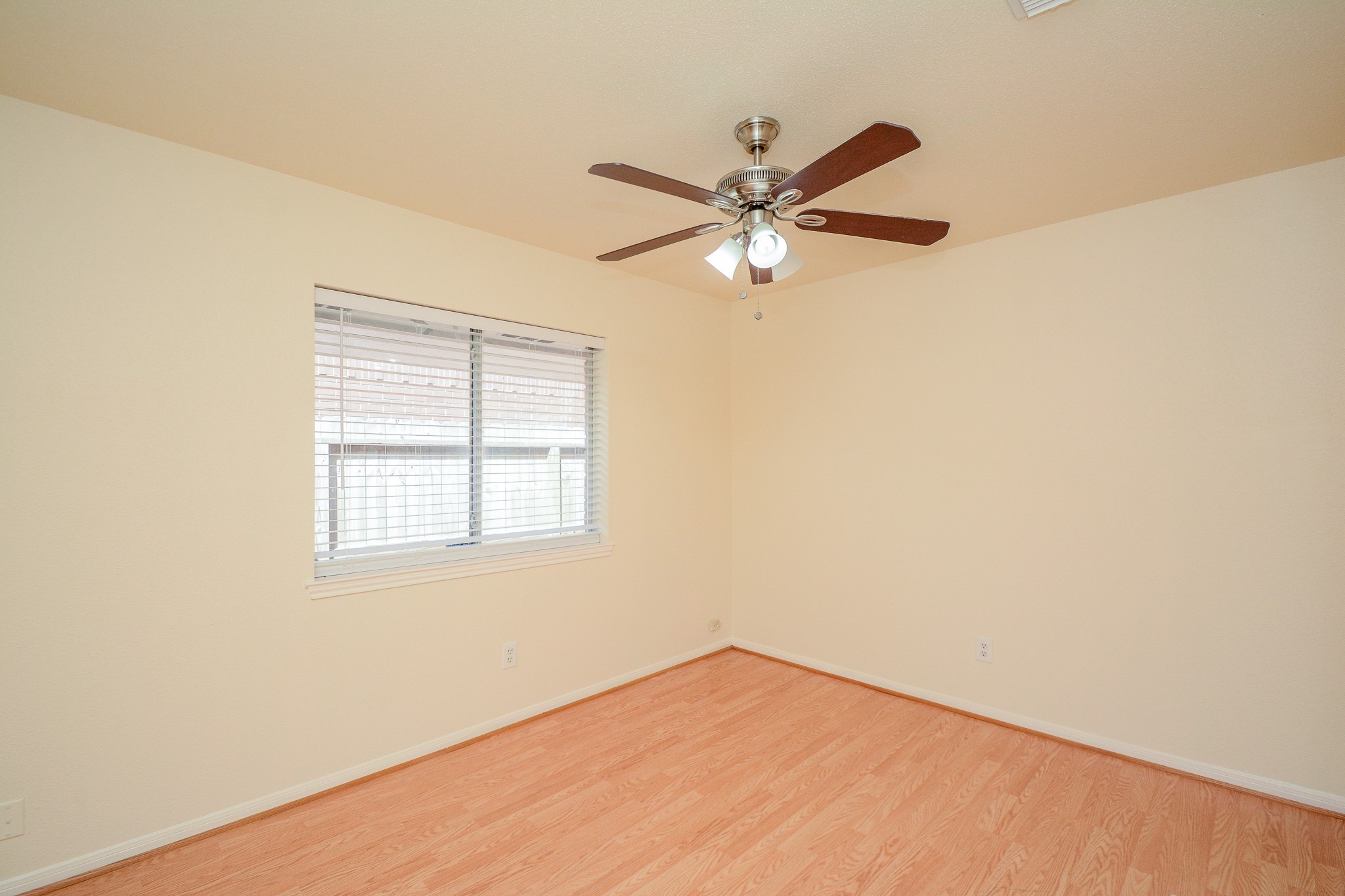 9502 Coast Bridge Street Houston, TX 77075 - Photo 27 of 31