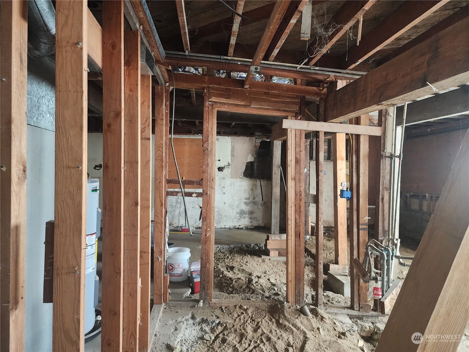 2325 Wheaton Way Bremerton, WA 98310 - Photo 25 of 34 a view of an empty room