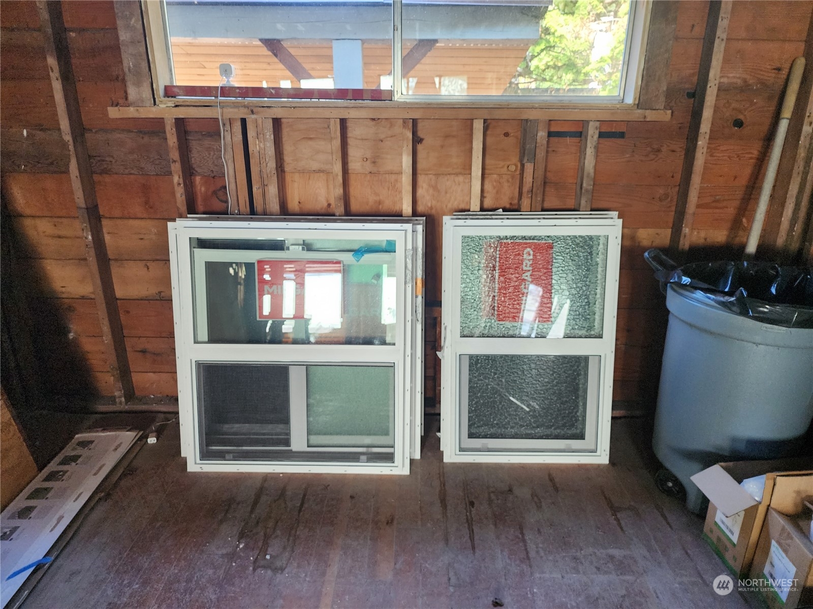 2325 Wheaton Way Bremerton, WA 98310 - Photo 28 of 34 a view of an entryway with wooden floor
