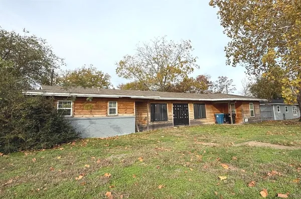 front view of house with a yard