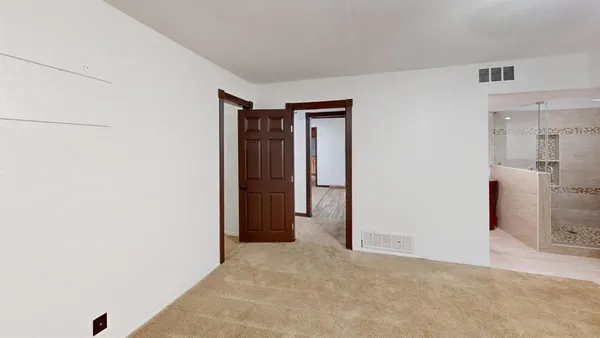 a view of empty room with window