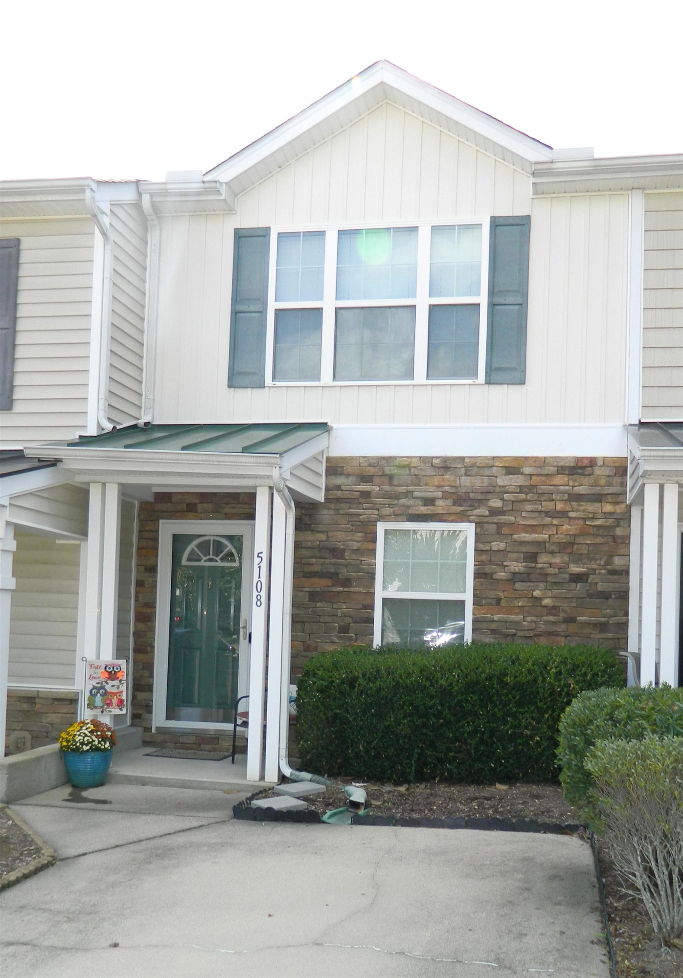 Facade/Exterior Front