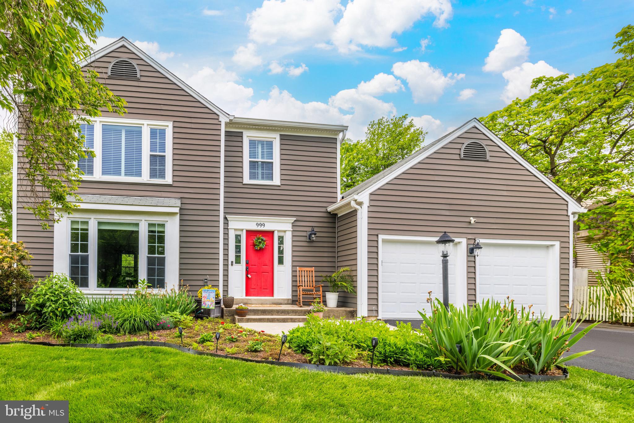 999 Crestview Drive Herndon, VA 20170 - Photo 2 of 42