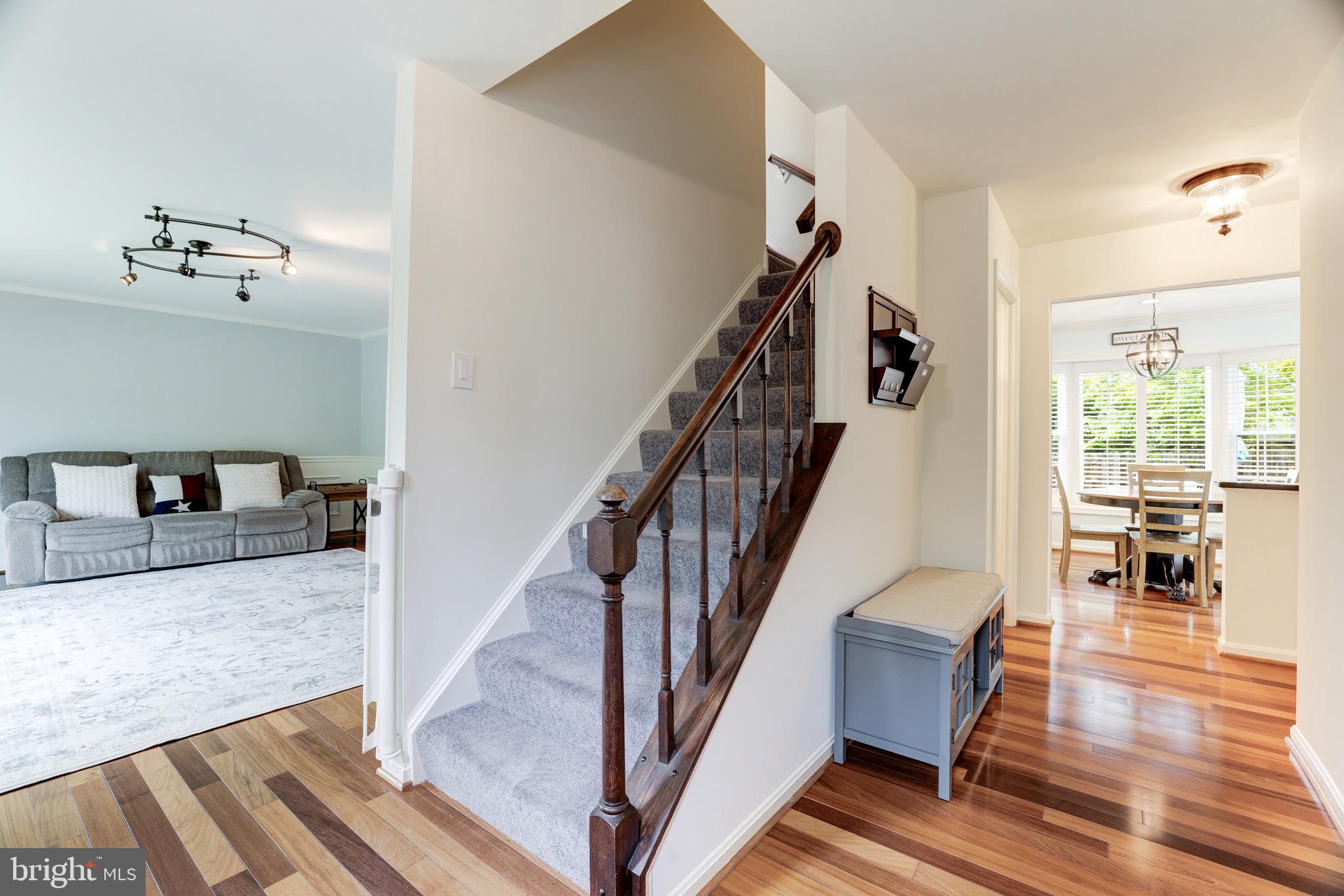 999 Crestview Drive Herndon, VA 20170 - Photo 4 of 42