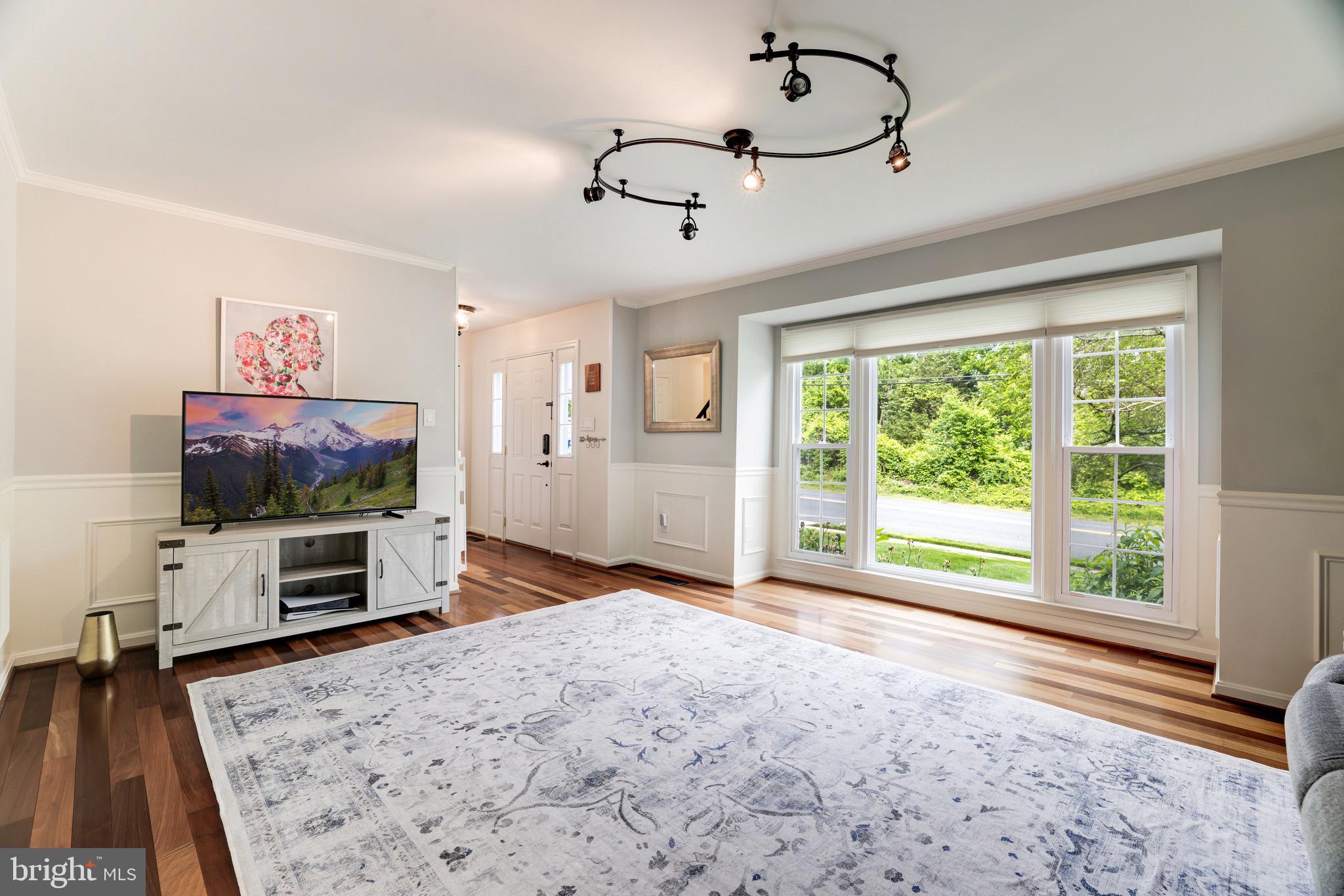 999 Crestview Drive Herndon, VA 20170 - Photo 7 of 42