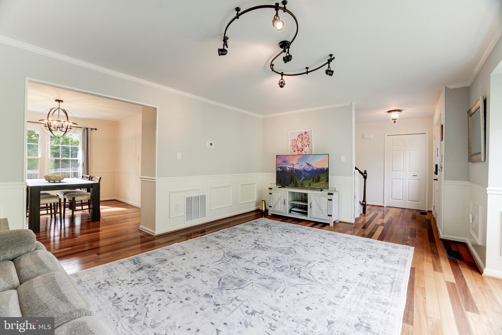 999 Crestview Drive Herndon, VA 20170 - Photo 8 of 42