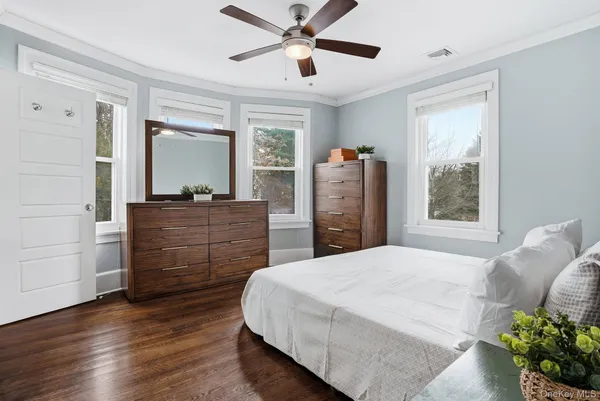 $1,775,000 | 5 Dobbs Terrace, Scarsdale, NY 10583