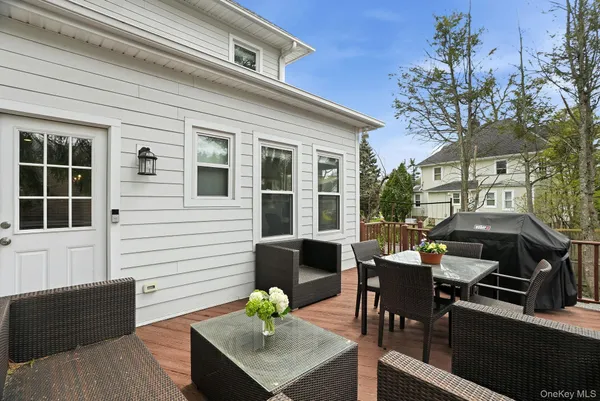 $1,775,000 | 5 Dobbs Terrace, Scarsdale, NY 10583