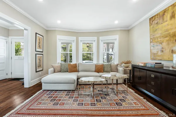$1,775,000 | 5 Dobbs Terrace, Scarsdale, NY 10583