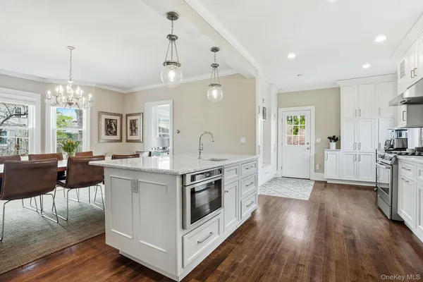 $1,775,000 | 5 Dobbs Terrace, Scarsdale, NY 10583