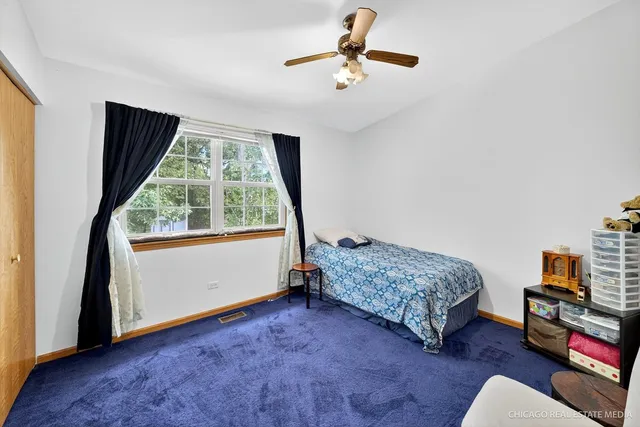 $359,900 | 4024 Newport Drive, Island Lake, IL 60042