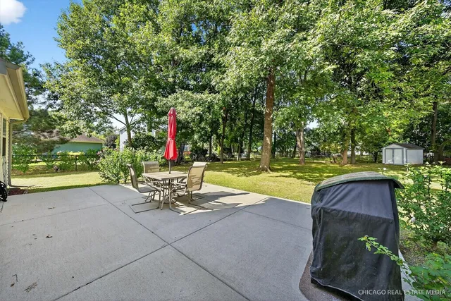 $359,900 | 4024 Newport Drive, Island Lake, IL 60042