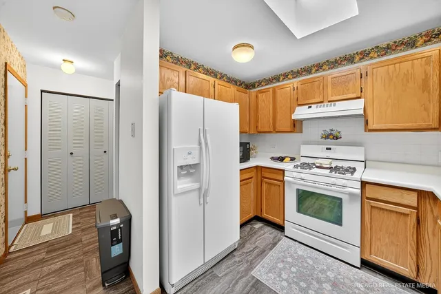 $359,900 | 4024 Newport Drive, Island Lake, IL 60042