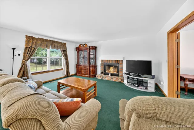 $359,900 | 4024 Newport Drive, Island Lake, IL 60042