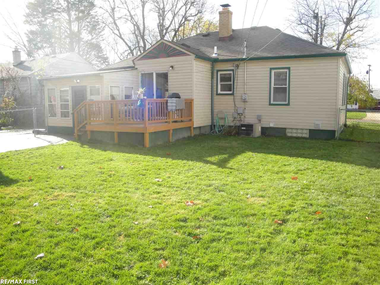 1459 Hampton Road Mount Clemens, MI 48043 - Photo 17 of 19