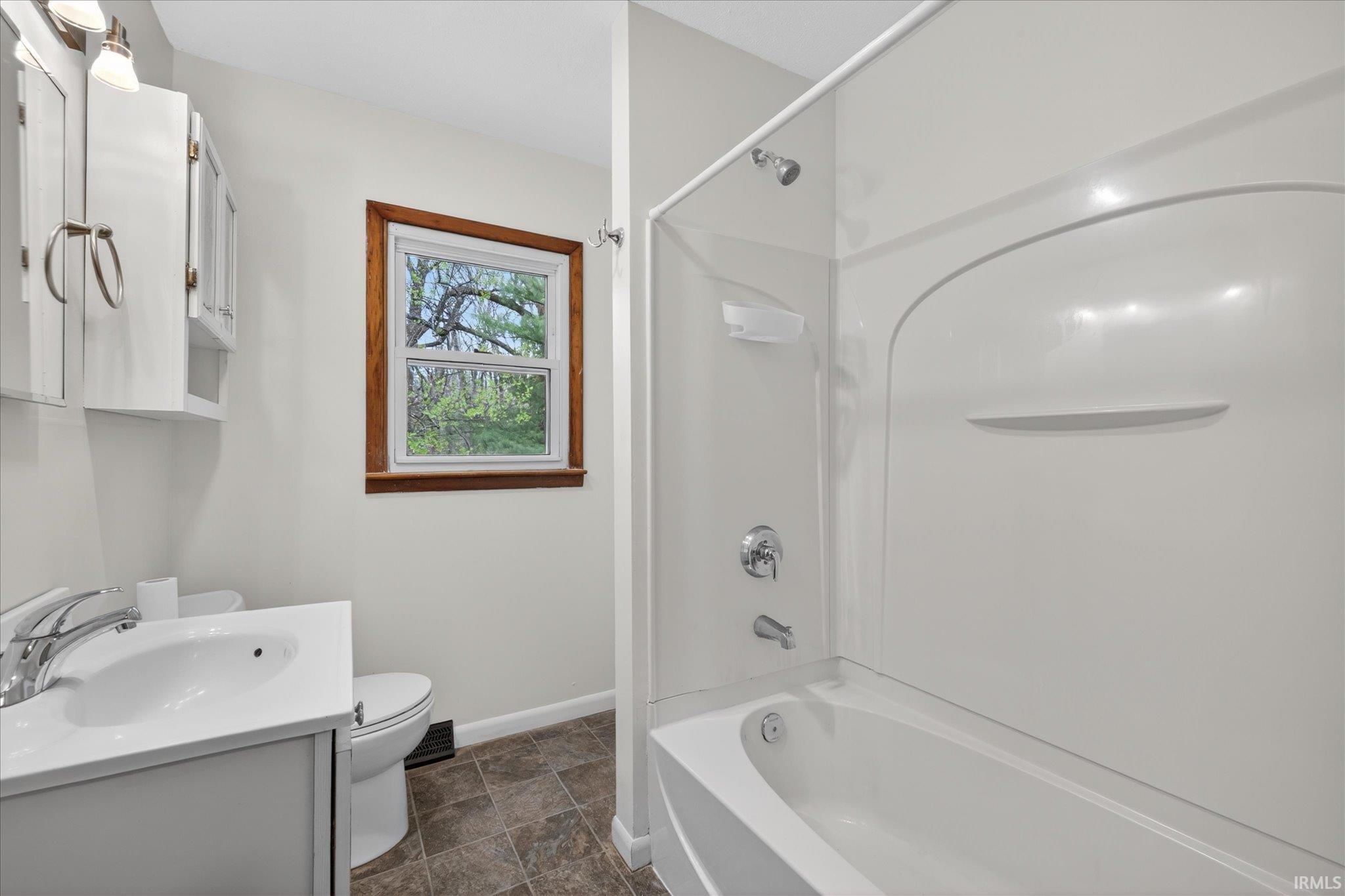 5599 North Brummetts Creek Road Bloomington, IN 47408 - Photo 17 of 36