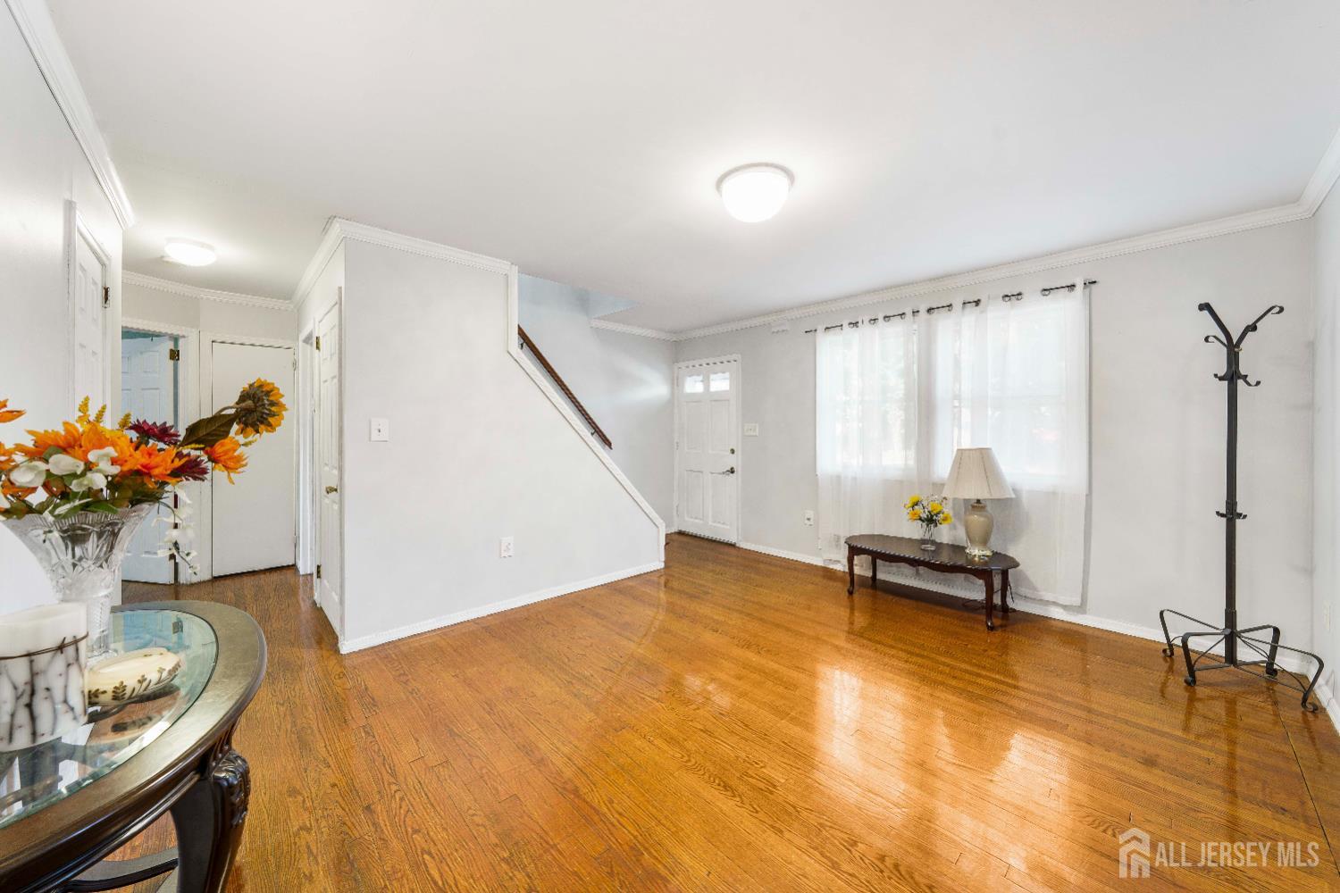 117 Old Post Road Edison, NJ 08817 - Photo 4 of 35